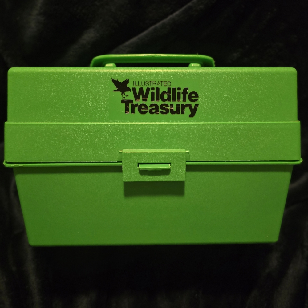 Vintage 70s Illustrated Wildlife Treasury Storage Box EUC
